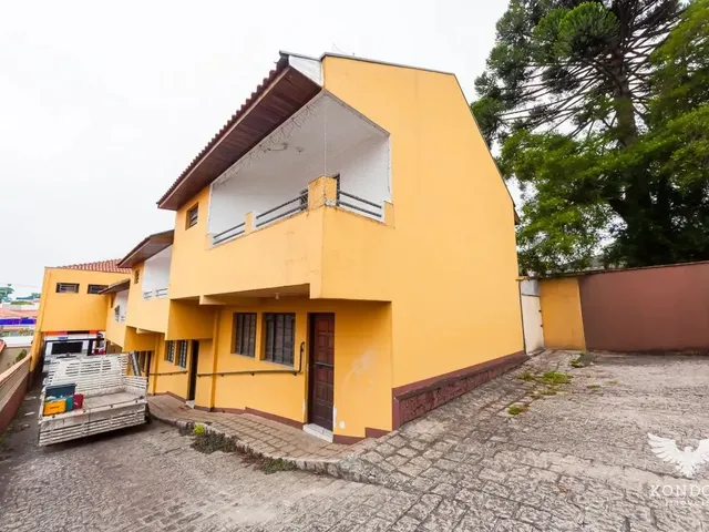 Casa 2 quartos e 2 banheiros, para alugar, no bairro Butiatuvinha em Curitiba