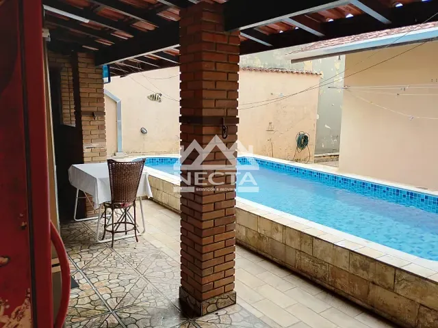 Casa com 120m² 3 quartos e 3 banheiros, para alugar, no bairro Praia das Palmeiras em Caraguatatuba