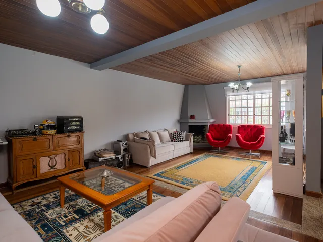 Casa com 833m² 4 quartos e 6 banheiros, à venda, no bairro Três Vendas em Pelotas