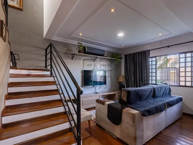 Casa 3 quartos e 5 banheiros, à venda, no bairro Jardim Neman Sahyun em Londrina