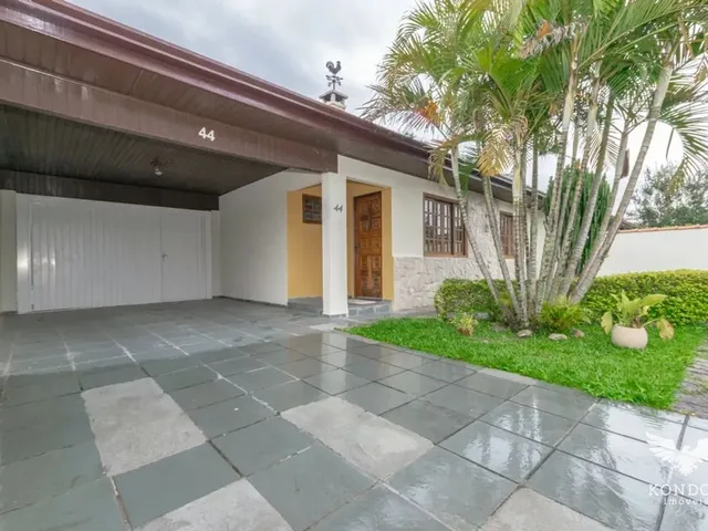 Casa com 375m² 4 quartos e 4 banheiros, para alugar, no bairro São Braz em Curitiba