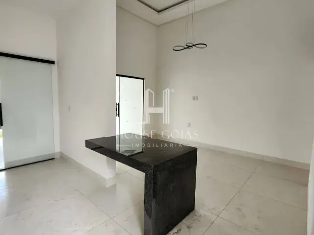 Casa com 150m² 3 quartos e 2 banheiros, à venda, no bairro Residencial Morada do Bosque em Senador Canedo