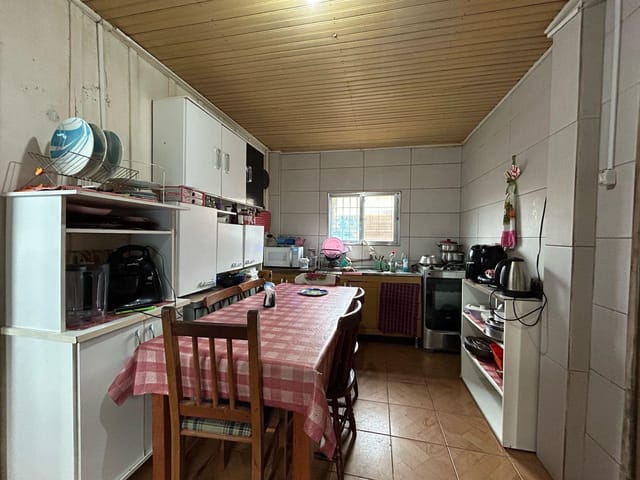 Casa com 600m² 4 quartos e 3 banheiros, à venda, no bairro Três Vendas em Pelotas
