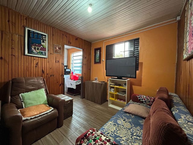 Casa com 600m² 4 quartos e 3 banheiros, à venda, no bairro Três Vendas em Pelotas