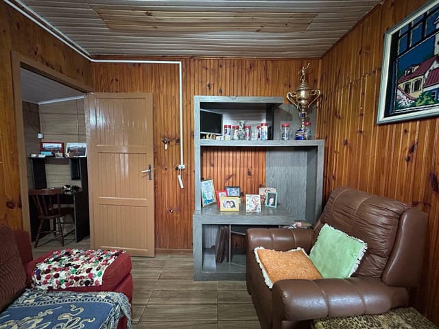 Casa com 600m² 4 quartos e 3 banheiros, à venda, no bairro Três Vendas em Pelotas