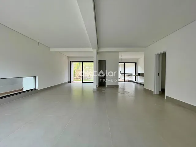 Casa com 371m² 3 quartos e 2 banheiros, à venda, no bairro Garças em Belo Horizonte