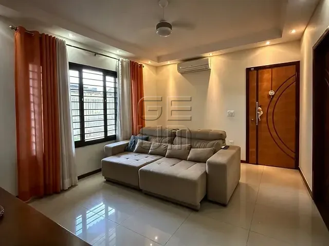 Casa com 320m² 4 quartos e 3 banheiros, à venda, no bairro Champagnat em Londrina