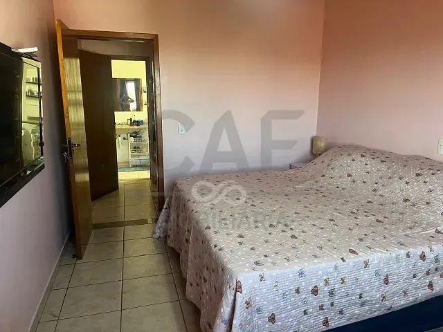 Casa com 450m² 3 quartos e 2 banheiros, à venda, no bairro Parque Residencial Nova Holanda em Holambra