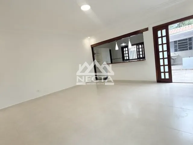 Casa com 250m² 4 quartos e 3 banheiros, à venda, no bairro Sumaré em Caraguatatuba