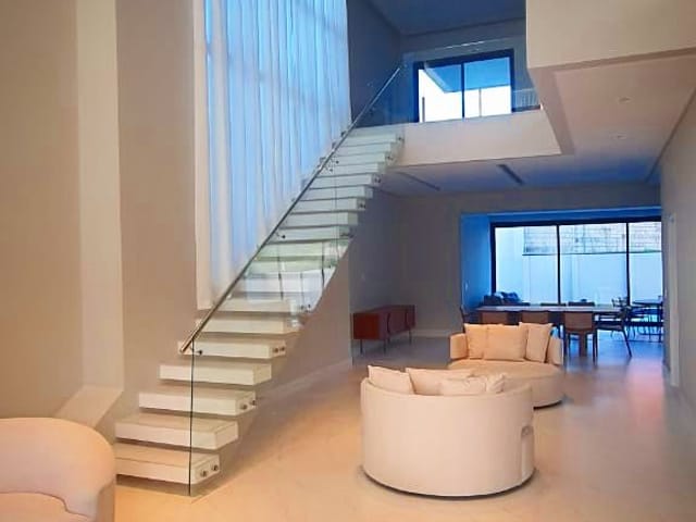 Casa com 550m² 5 quartos e 5 banheiros, à venda, no bairro Condomínio Residencial Alphaville II em São José dos Campos