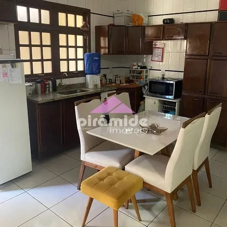 Casa, 3 quartos, 250 m² - Foto 13
