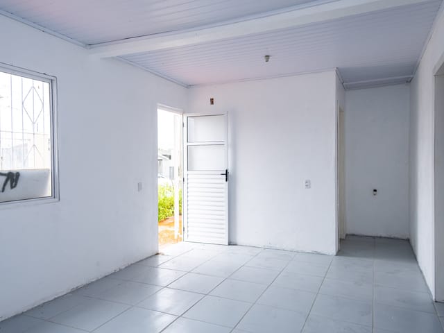 Casa 3 quartos e 1 banheiro, para alugar, no bairro Três Vendas em Pelotas