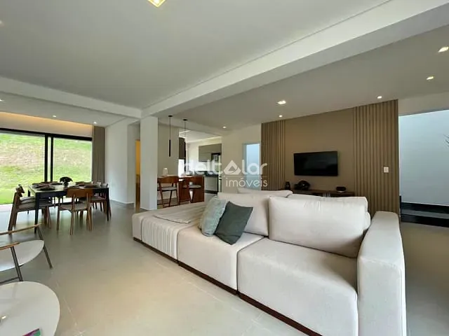 Casa com 371m² 3 quartos e 2 banheiros, à venda, no bairro Garças em Belo Horizonte