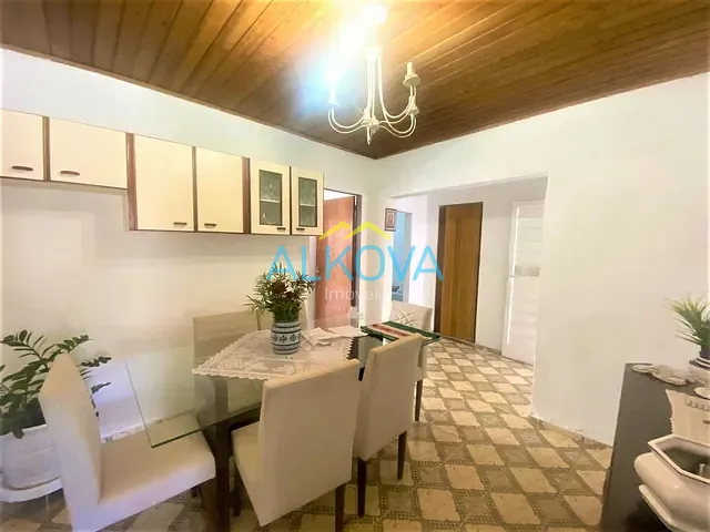 Casa com 250m² 3 quartos e 1 banheiro, à venda, no bairro Jardim Satélite em São José dos Campos