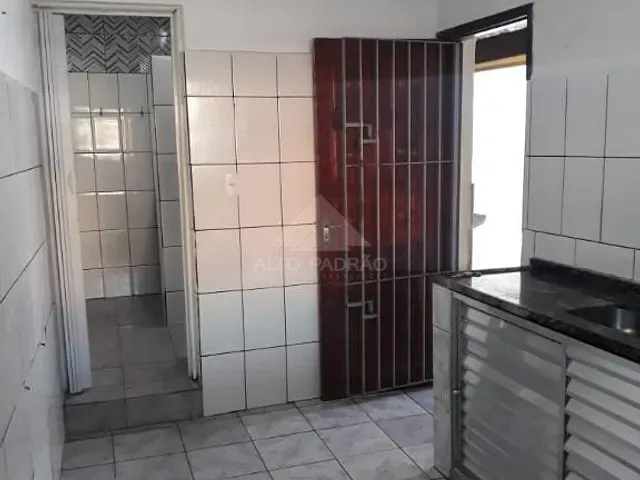 Casa com 300m² 3 quartos e 2 banheiros, à venda, no bairro Jardim Zaira em Mauá