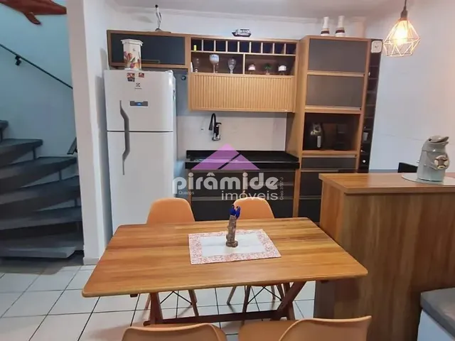 Casa com 70m² 2 quartos e 2 banheiros, à venda, no bairro Jardim Casa Branca em Caraguatatuba