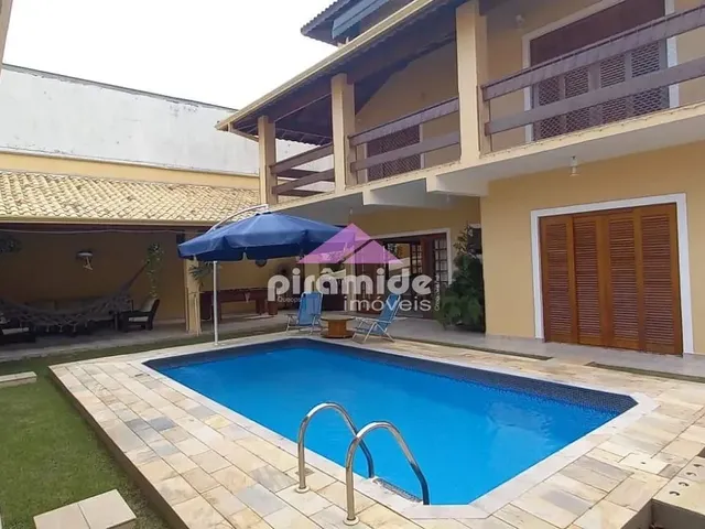 Casa com 450m² 6 quartos e 5 banheiros, à venda, no bairro Sumaré em Caraguatatuba