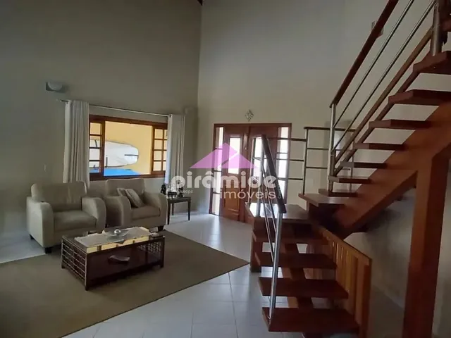 Casa com 450m² 6 quartos e 5 banheiros, à venda, no bairro Sumaré em Caraguatatuba