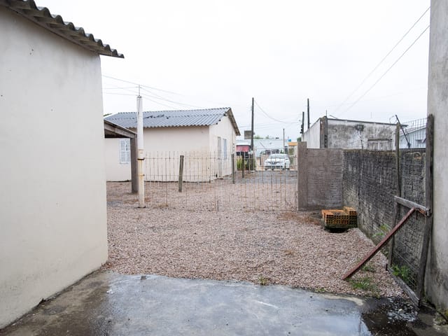 Casa 2 quartos e 1 banheiro, para alugar, no bairro Três Vendas em Pelotas