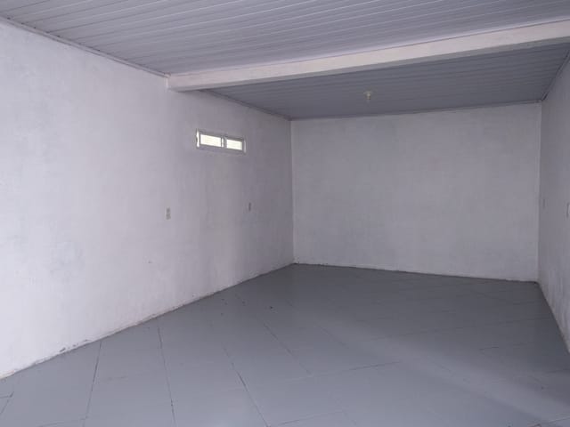 Casa 2 quartos e 1 banheiro, para alugar, no bairro Três Vendas em Pelotas