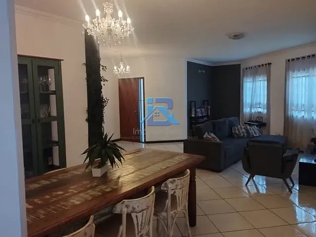 Casa com 380m² 3 quartos e 2 banheiros, à venda, no bairro Loteamento Aída Haddad Jafet em Itatiba