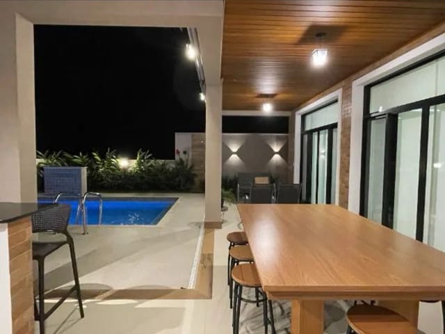 Casa com 450m² 4 quartos e 5 banheiros, à venda, no bairro Condomínio Residencial Jaguary em São José dos Campos