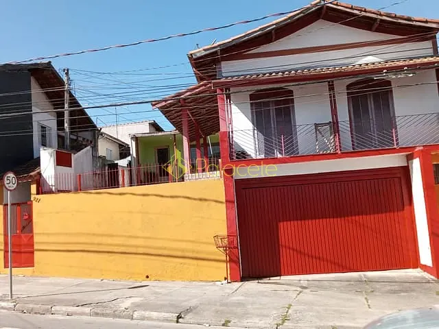 Casa com 328m² 3 quartos e 2 banheiros, à venda, no bairro Maria Áurea em Pindamonhangaba