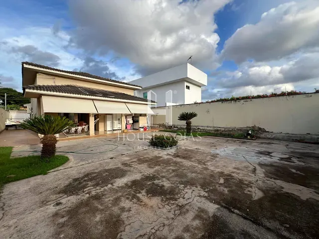 Casa 4 quartos e 4 banheiros, à venda, no bairro Jardim América em Goiânia