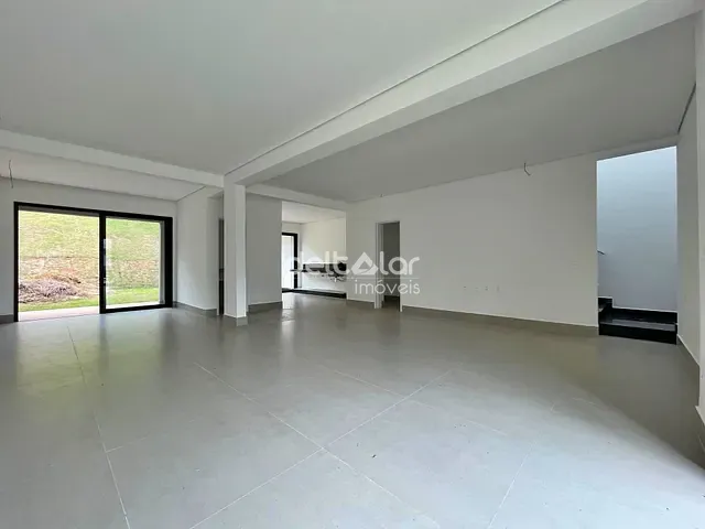 Casa com 371m² 3 quartos e 2 banheiros, para alugar, no bairro Garças em Belo Horizonte