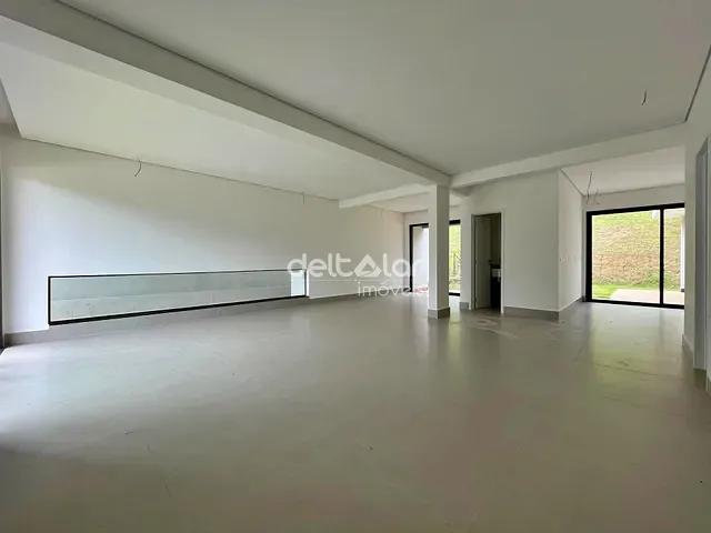 Casa com 371m² 3 quartos e 2 banheiros, para alugar, no bairro Garças em Belo Horizonte