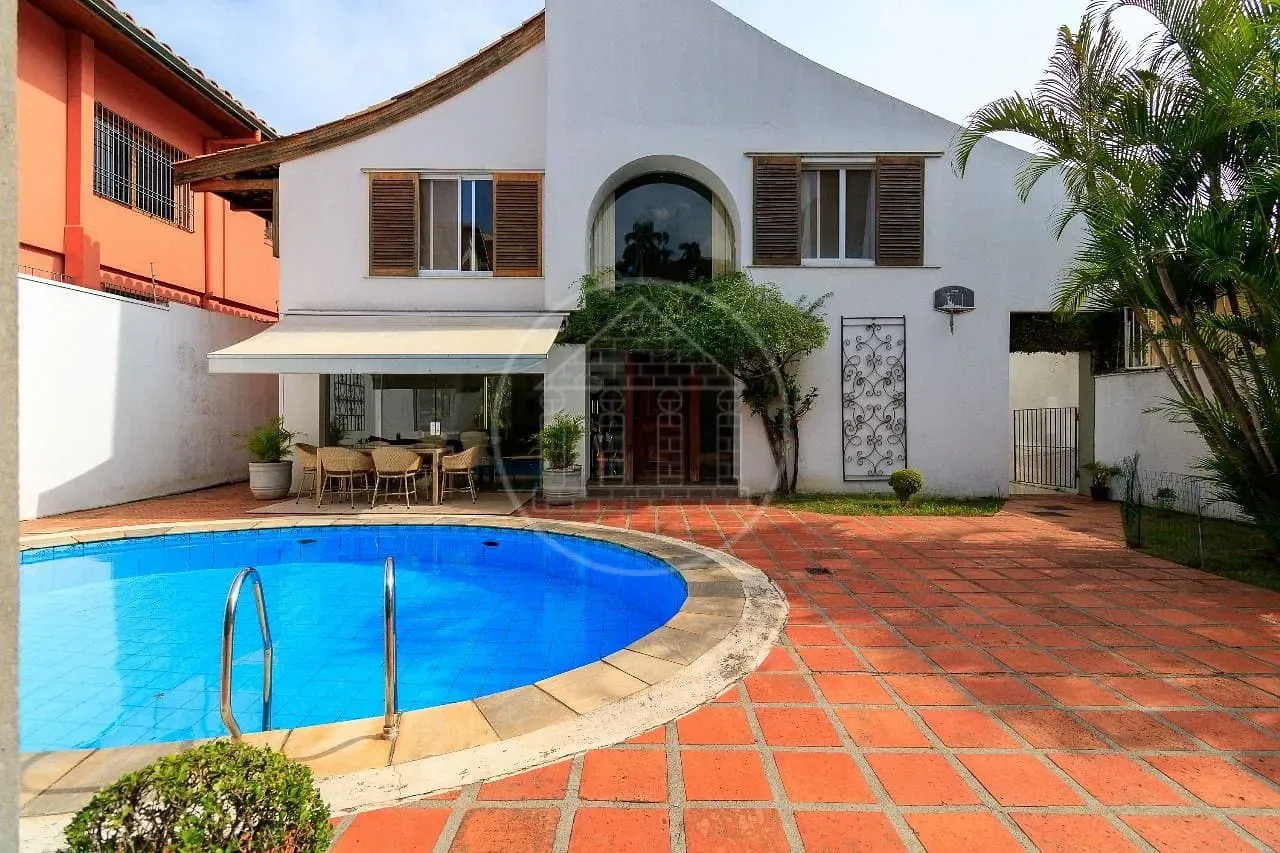 Casa, 4 quartos, 240 m² - Foto 1