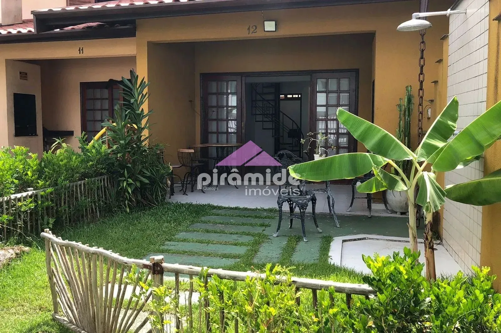 Casa, 2 quartos, 82 m² - Foto 1
