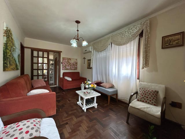 Casa com 436m² 3 quartos e 2 banheiros, à venda, no bairro Fátima em Pelotas