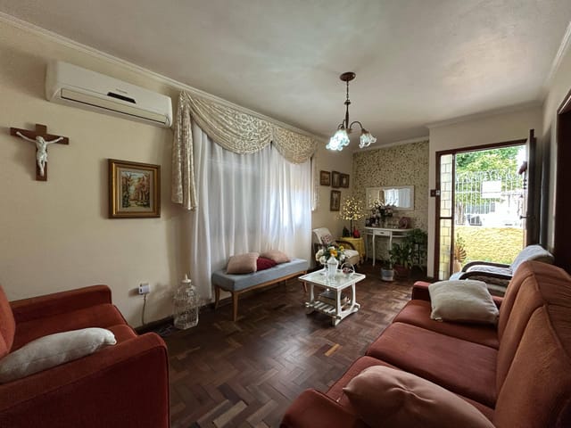 Casa com 436m² 3 quartos e 2 banheiros, à venda, no bairro Fátima em Pelotas
