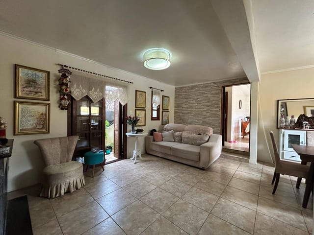 Casa com 436m² 3 quartos e 2 banheiros, à venda, no bairro Fátima em Pelotas