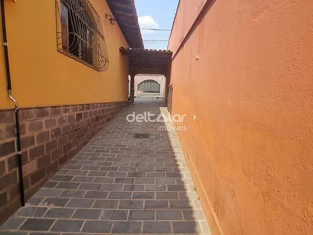 Casa com 360m² 3 quartos e 3 banheiros, à venda, no bairro Floramar em Belo Horizonte