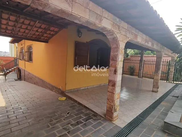 Casa com 360m² 3 quartos e 3 banheiros, à venda, no bairro Floramar em Belo Horizonte