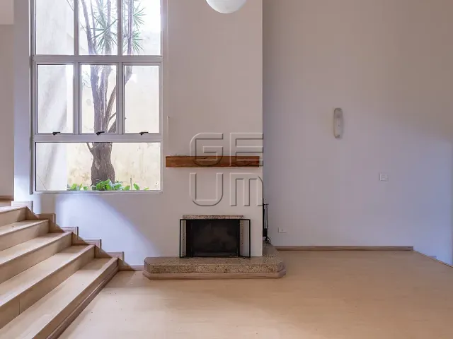 Casa com 590m² 3 quartos e 4 banheiros, para alugar, no bairro Gleba Fazenda Palhano em Londrina