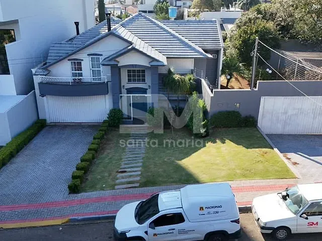 Casa 3 quartos e 3 banheiros, para alugar, no bairro Jardim Itália em Chapecó