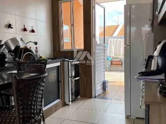 Casa 2 quartos e 1 banheiro, à venda, no bairro Chapada em Ponta Grossa