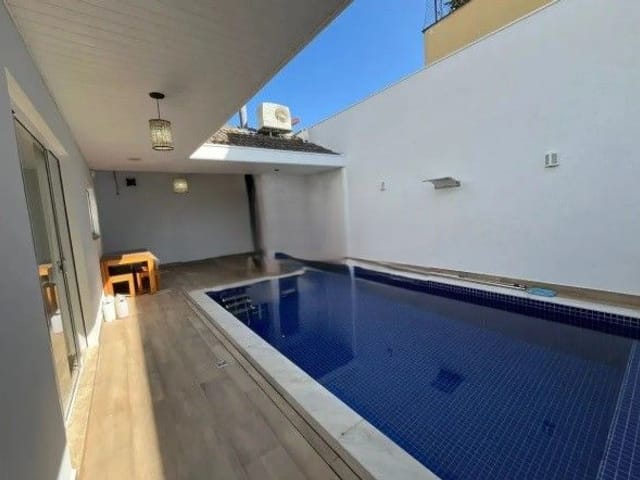 Casa com 250m² 4 quartos e 3 banheiros, à venda, no bairro Urbanova em São José dos Campos