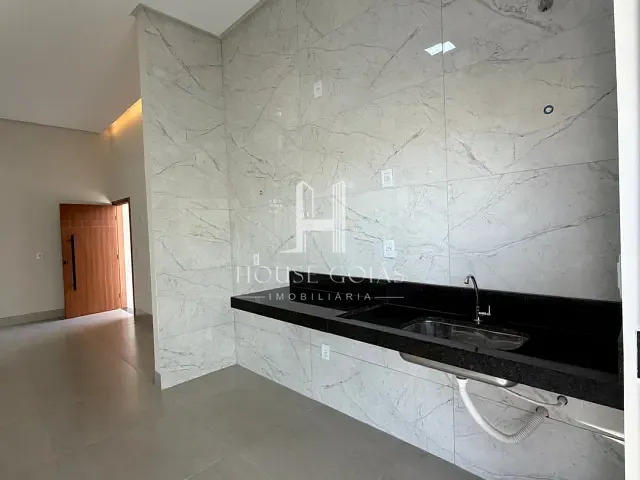 Casa com 213m² 3 quartos e 2 banheiros, à venda, no bairro Vila Brasília em Aparecida de Goiânia