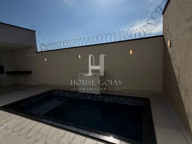 Casa com 213m² 3 quartos e 2 banheiros, à venda, no bairro Vila Brasília em Aparecida de Goiânia
