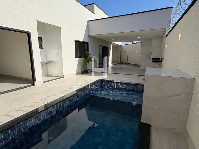 Casa com 213m² 3 quartos e 2 banheiros, à venda, no bairro Vila Brasília em Aparecida de Goiânia