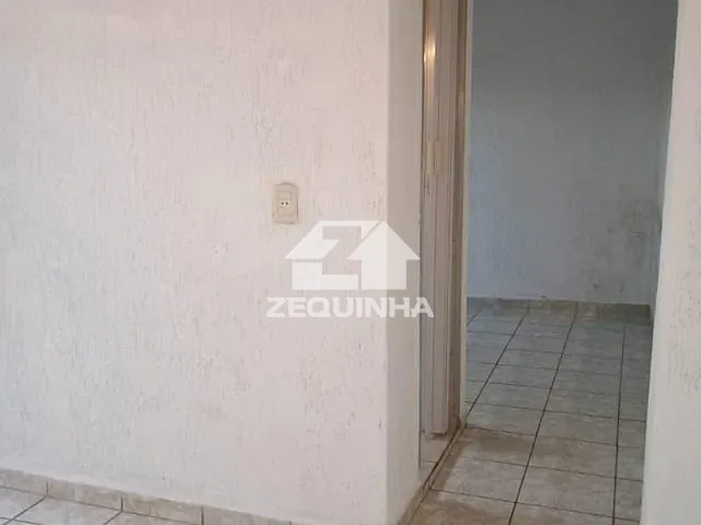 Casa com 35m² 1 quarto e 1 banheiro, para alugar, no bairro Novo Osasco em Osasco