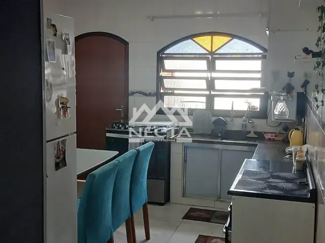 Casa com 98m² 2 quartos e 2 banheiros, à venda, no bairro Martim de Sá em Caraguatatuba