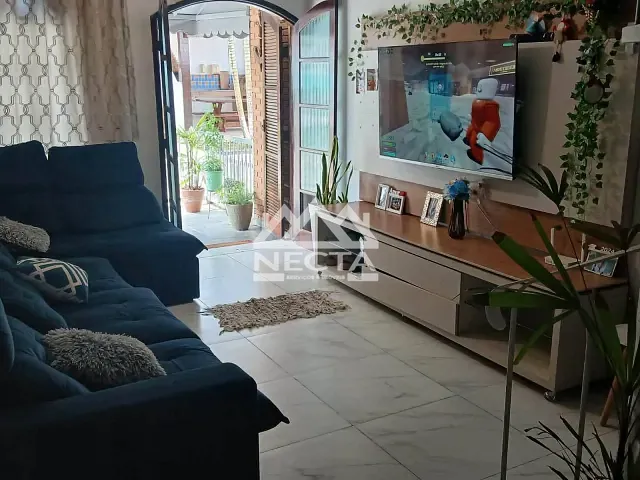 Casa com 98m² 2 quartos e 2 banheiros, à venda, no bairro Martim de Sá em Caraguatatuba