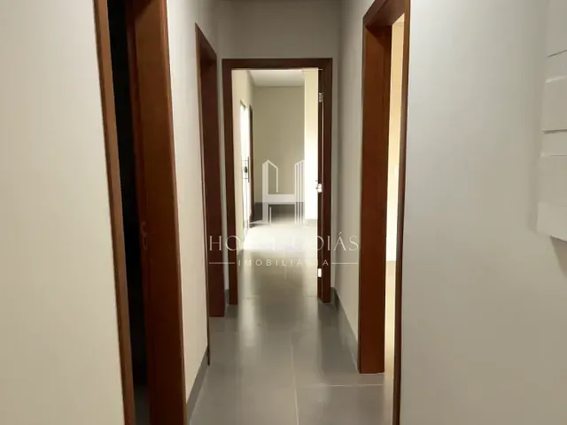 Casa com 206m² 3 quartos e 2 banheiros, à venda, no bairro Residencial Ravena em Senador Canedo