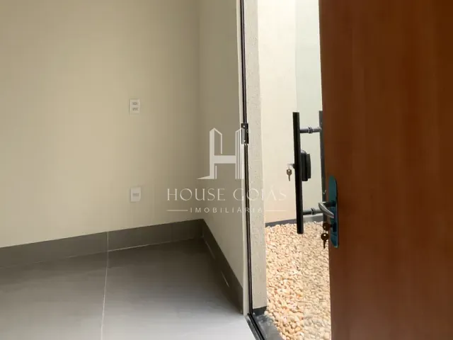 Casa com 206m² 3 quartos e 2 banheiros, à venda, no bairro Residencial Ravena em Senador Canedo