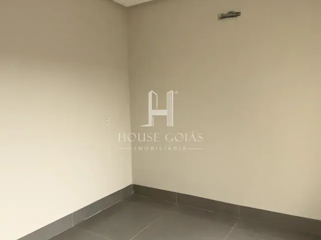 Casa com 206m² 3 quartos e 2 banheiros, à venda, no bairro Residencial Ravena em Senador Canedo